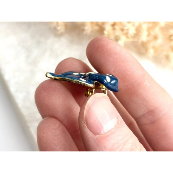 Polka Dot Blue & White Ribboned Bow Gold Toned Enameled Vintage Brooch - Picture 8 of 12